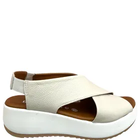 D'Chicas Leder Beige Keil Sandalen