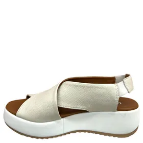 D'Chicas Leder Beige Keil Sandalen