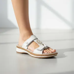 Mules Weiß Leder