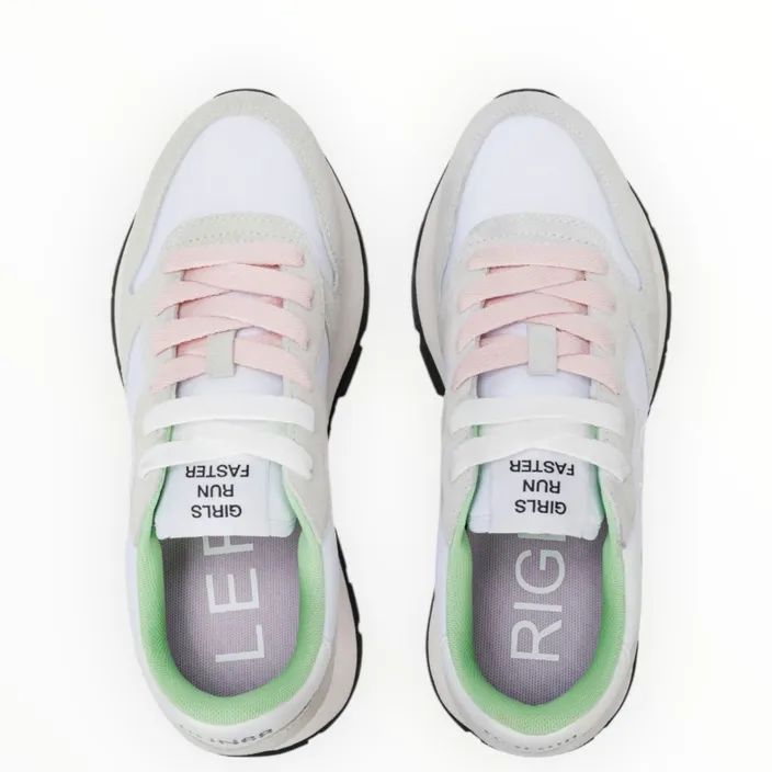 Ally Solid Sneakers Blanc